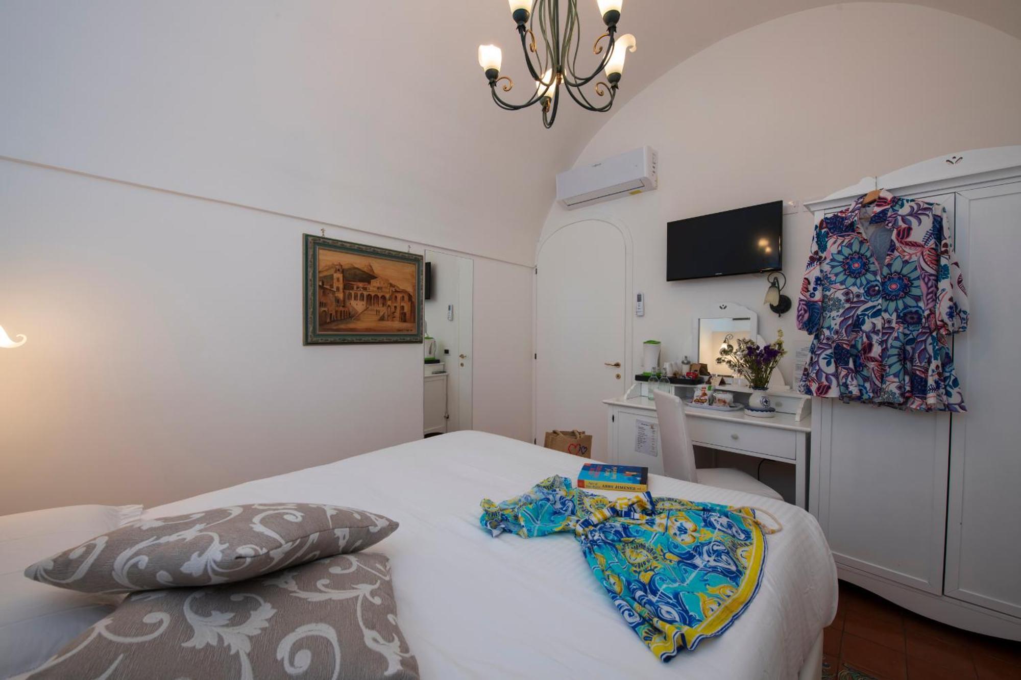 Aparthotel Antica Repubblica In Amalfi Center At 100Mt From The Sea Bagian luar foto